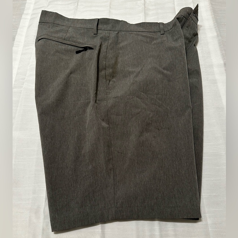Men’s Old Navy Stretch Shorts | 36 - Picture 4 of 4